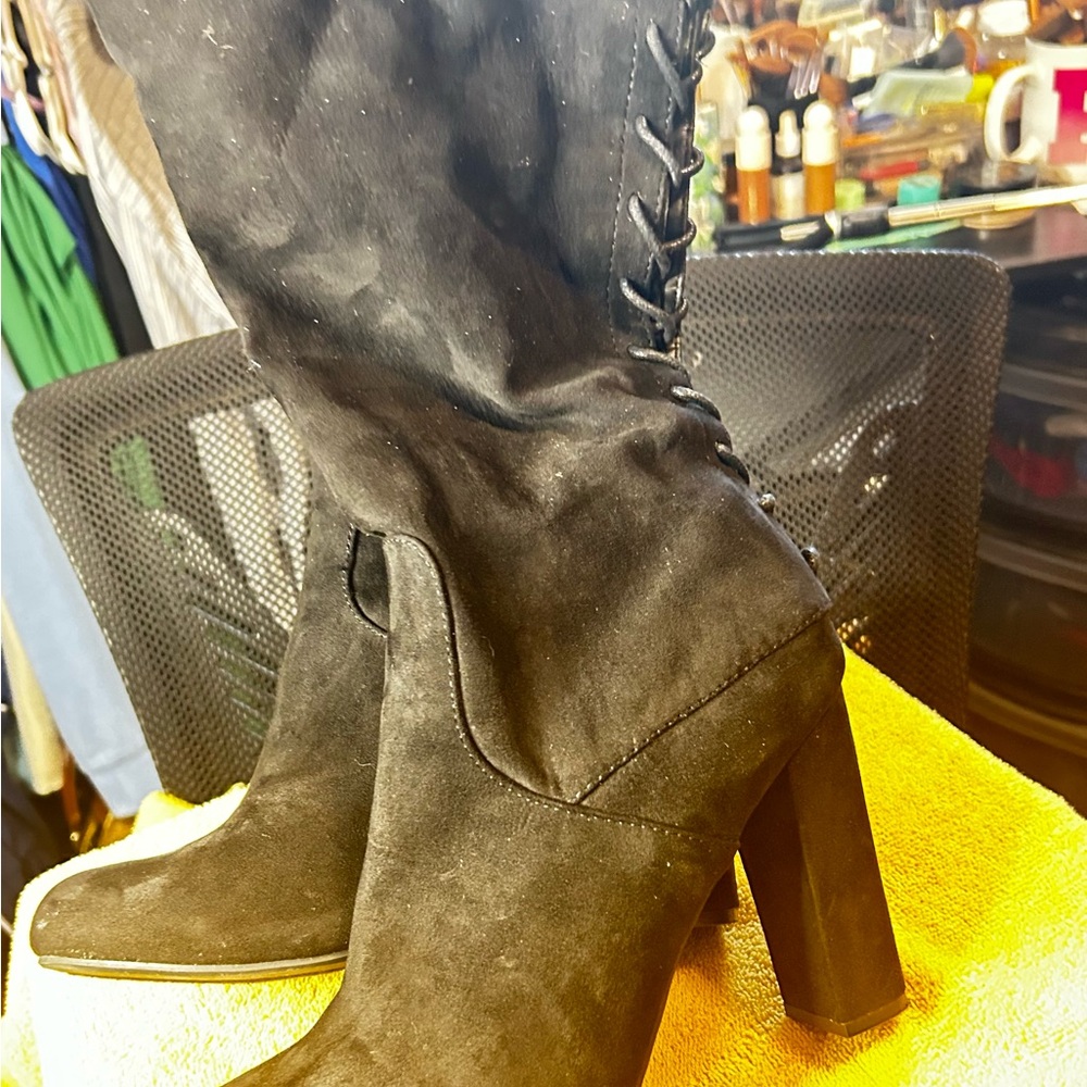 BAMBOO Elegant Black Lace-Up Heeled Boots